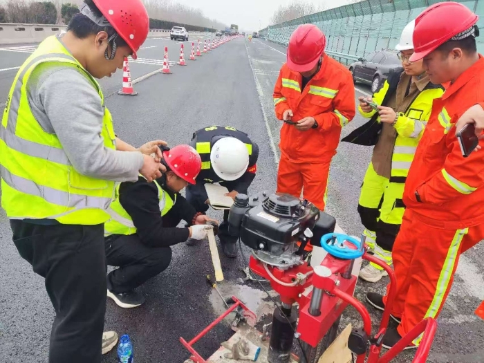 2025-3-152025-3-14石安分公司養(yǎng)護(hù)工程正式啟動(dòng)試驗(yàn)段質(zhì)量指標(biāo)全優(yōu)達(dá)標(biāo)2