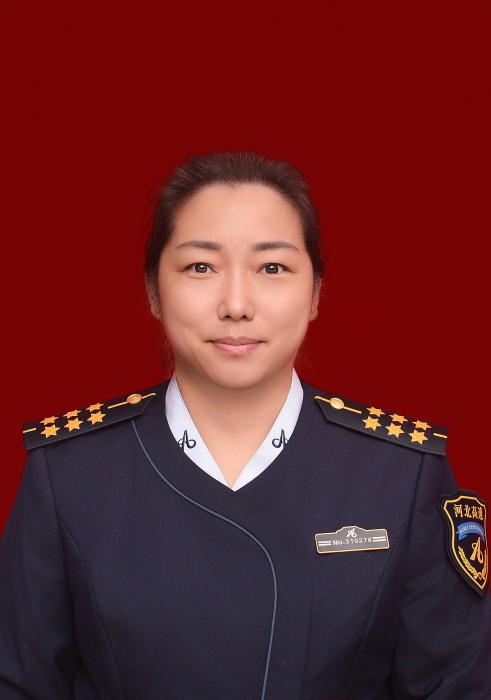 S6級收費員彭秋霞