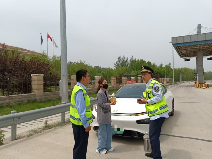 761c7eb70784cda143cb9e750c7e472