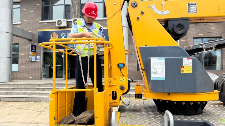 C:\Users\Administrator\Desktop\京哈北線分公司指揮調(diào)度中心高效完成辦公樓高空墜物隱患應(yīng)急處置\33