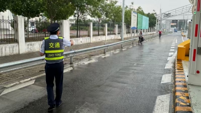 C:\Users\Lenovo\Desktop\10fdeb533804c14568dff405773103a