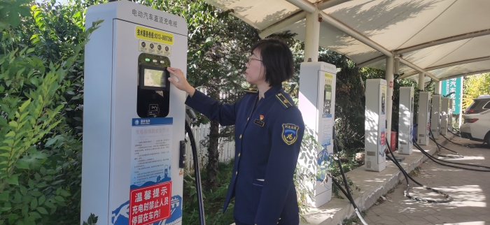 崇禮南收費(fèi)站走訪調(diào)研主城區(qū)充電樁布局