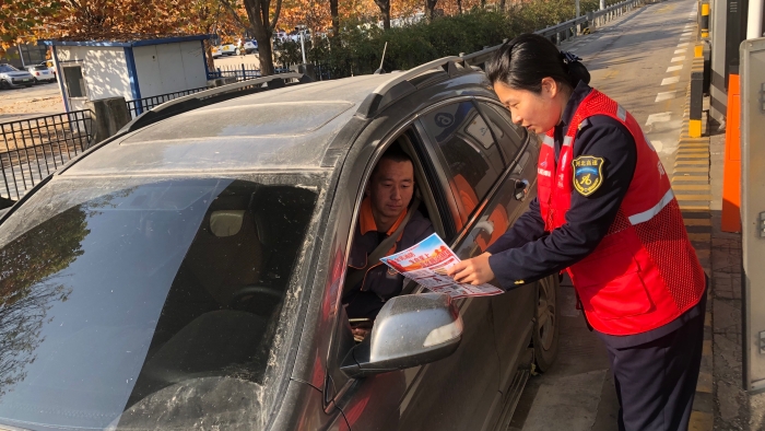 D:\李樂\宣傳\未發(fā)\筑牢安全防線 守護通行平安——東新莊收費站開展消防宣傳月志愿服務(wù)活動\_cgi-bin_mmwebwx-bin_webwxgetmsgimg__&MsgID=4507429036543524866&skey=@crypt_ef036c4e_49b4bf2e2afeadf29b4282de996ac695&mmweb_appid=wx_webfilehelper