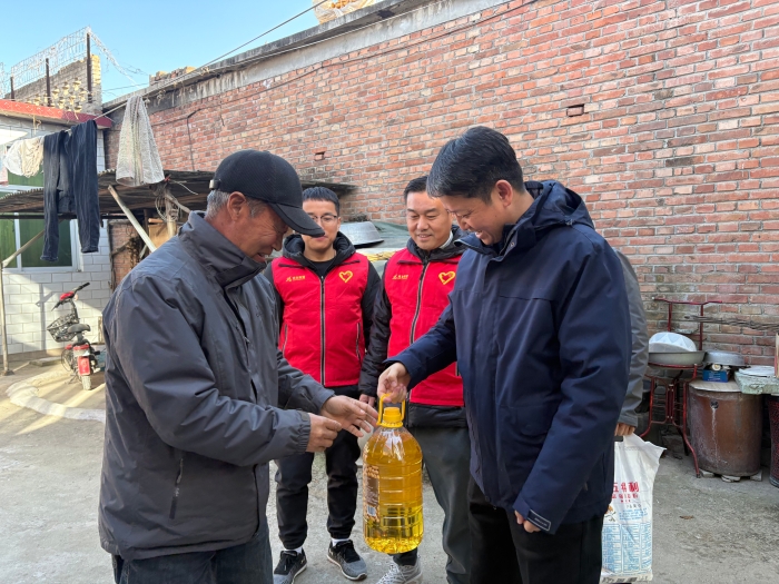 2025年12月2日，到曲陽(yáng)縣店上村調(diào)研督導(dǎo)鄉(xiāng)村振興工作2