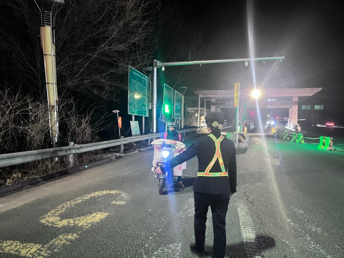 mmexport1765241796572