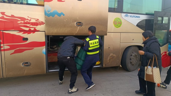 12.19寒風(fēng)中的暖心守護(hù)