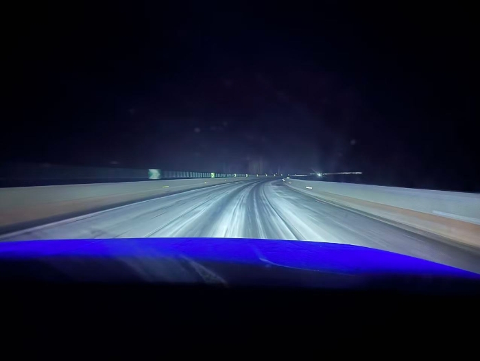 涿鹿保通保暢應(yīng)急大隊(duì)：徹夜巡查迎戰(zhàn)風(fēng)寒 堅(jiān)守崗位力保暢通1.18