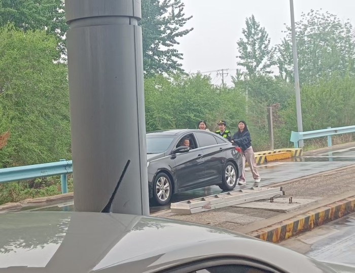 2026-4-16，邢臺北站援手拋錨車輛，拍攝孫月雷